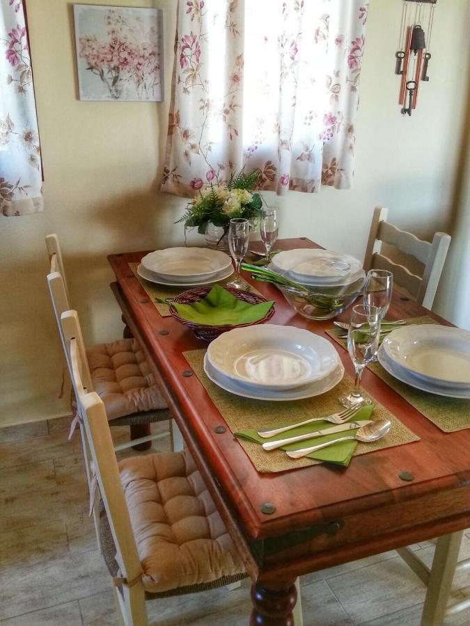 Villa Cottage Kantrillies Fokata Екстериор снимка