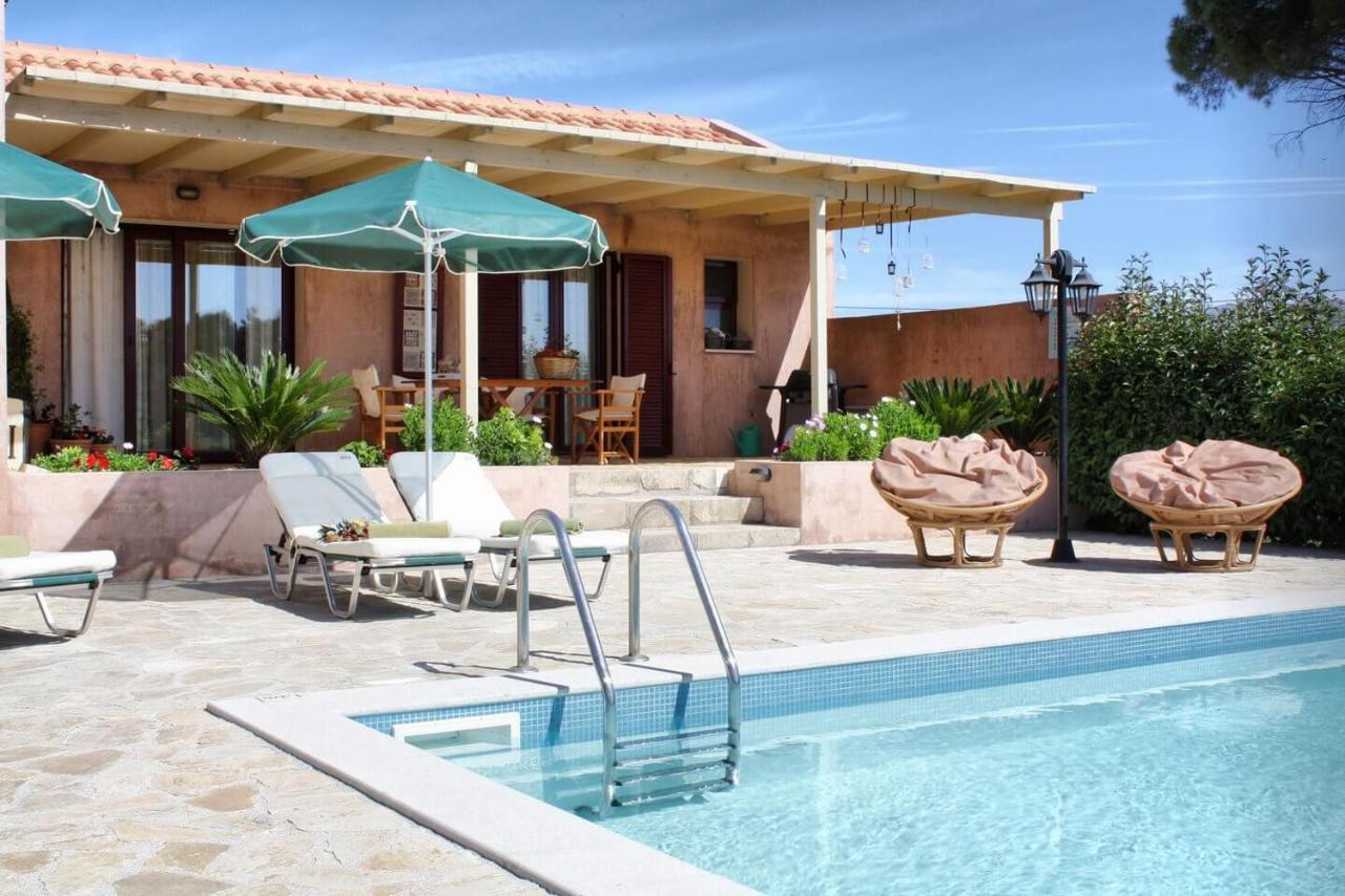 Villa Cottage Kantrillies Fokata Екстериор снимка