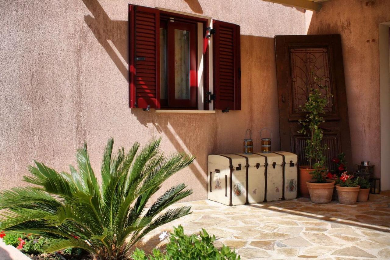 Villa Cottage Kantrillies Fokata Екстериор снимка