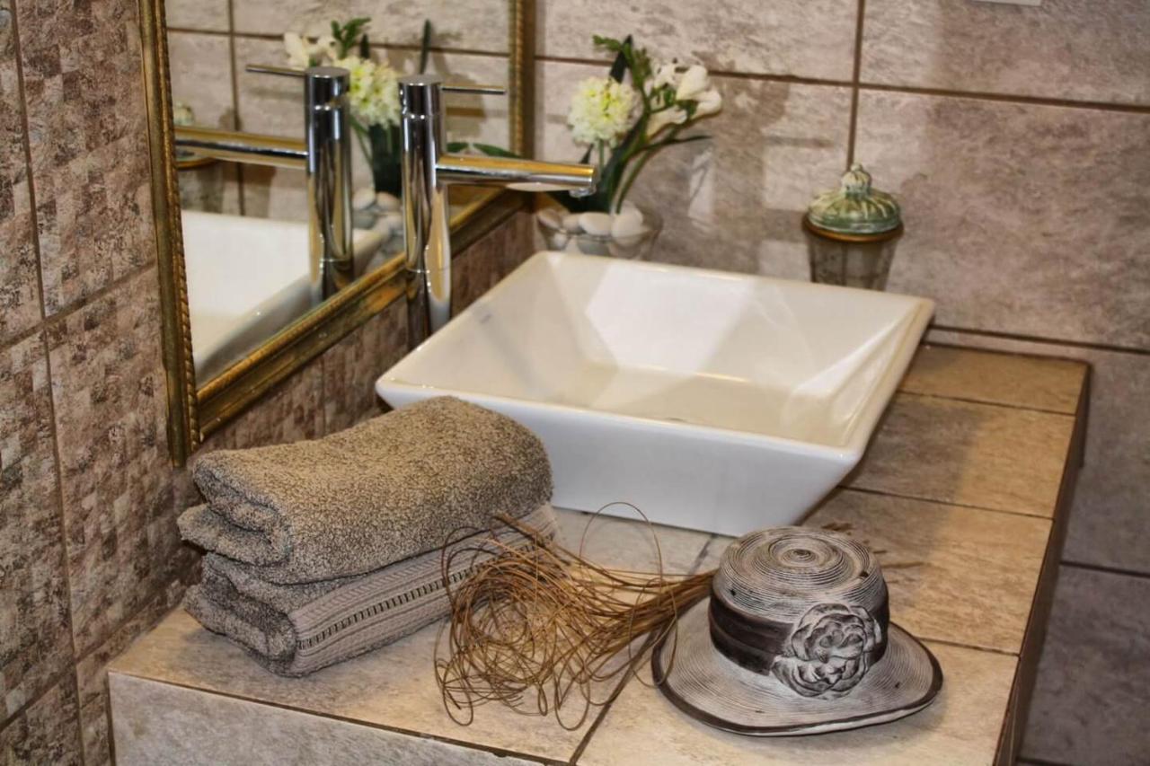 Villa Cottage Kantrillies Fokata Екстериор снимка