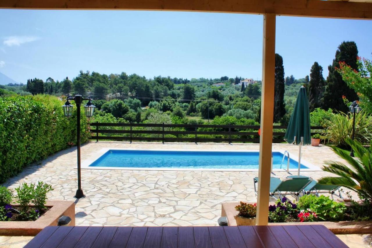 Villa Cottage Kantrillies Fokata Екстериор снимка