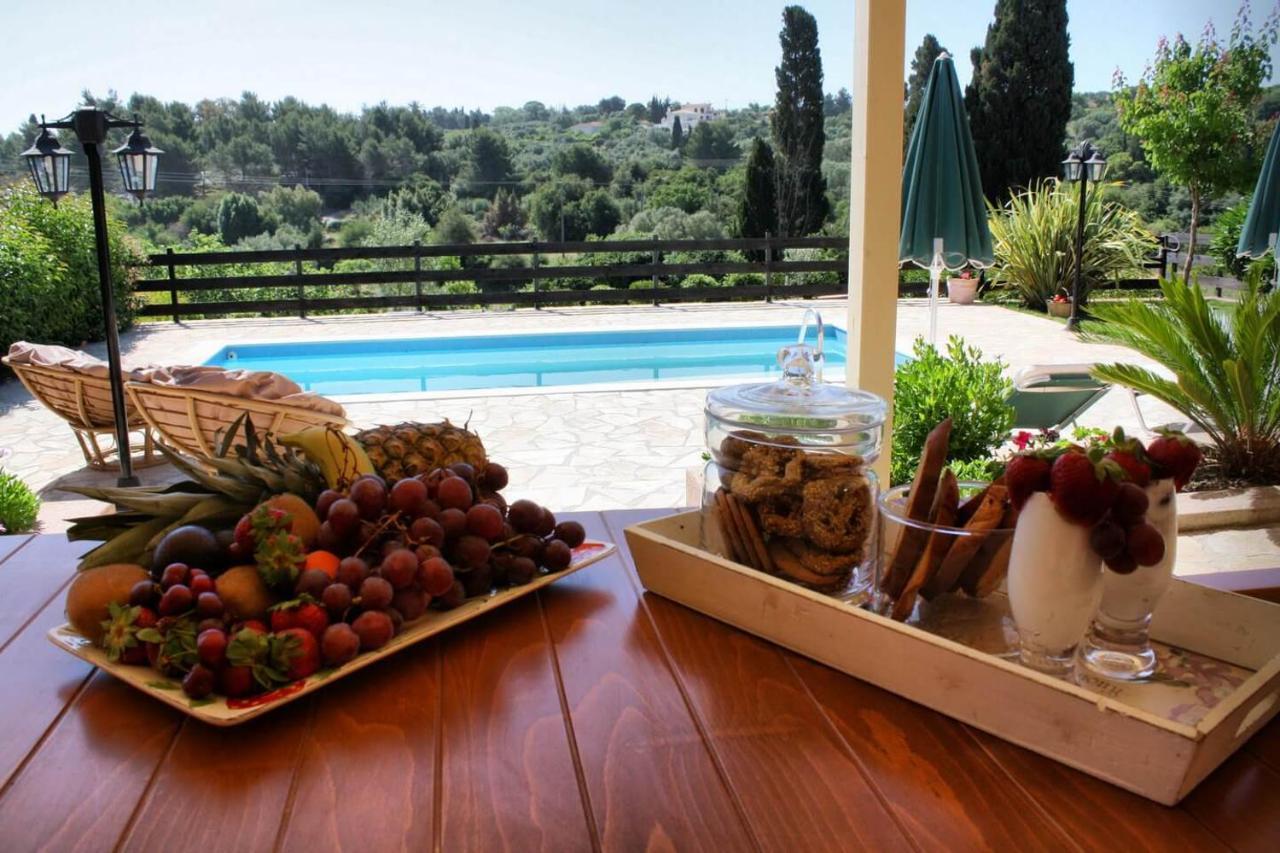 Villa Cottage Kantrillies Fokata Екстериор снимка