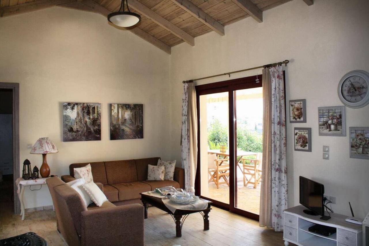 Villa Cottage Kantrillies Fokata Екстериор снимка