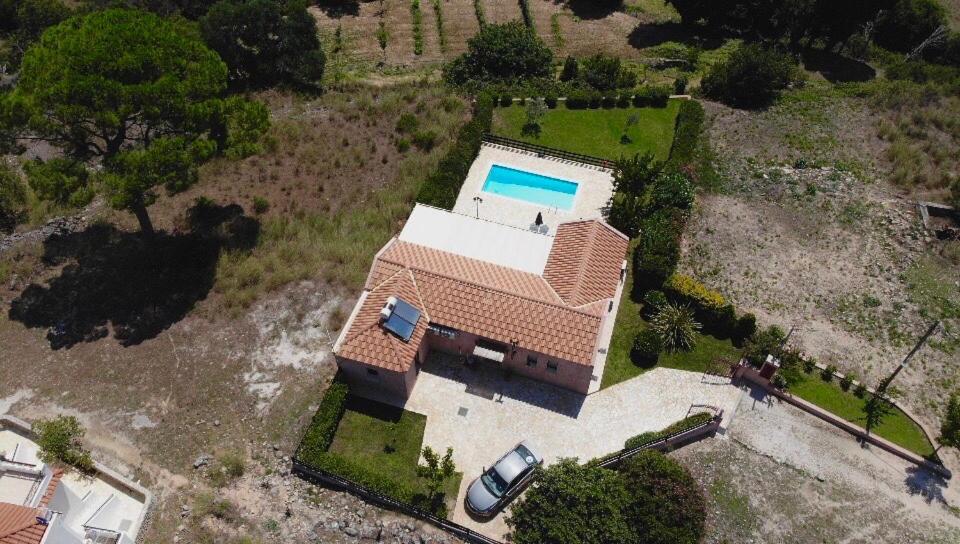 Villa Cottage Kantrillies Fokata Екстериор снимка